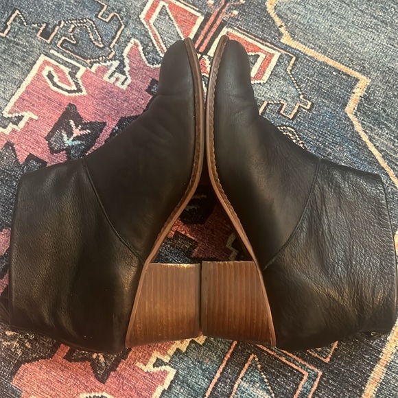 Toms black leather ankle boots - Picture 3 of 6